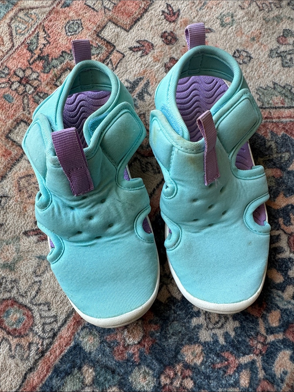 Size 9 kids water shoes